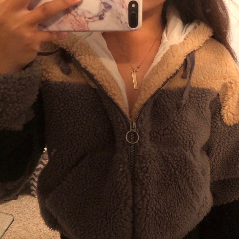 Fluffy cropped jacket